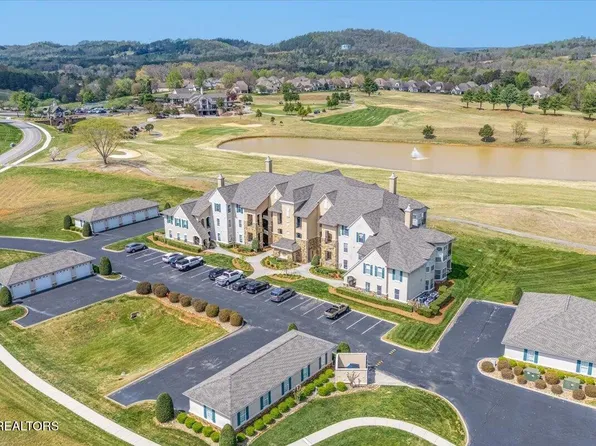 535 Rarity Bay Pkwy #D301, Vonore, TN 37885