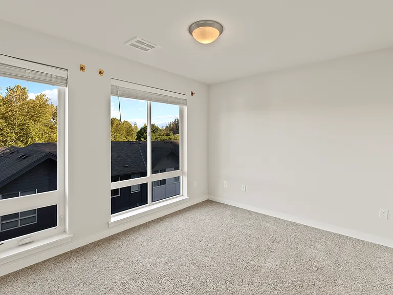 10945 NE 189th Pl #D — Photo 17