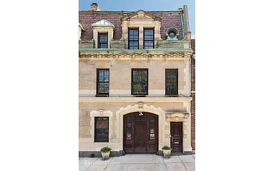 239 Waverly Avenue in Clinton Hill