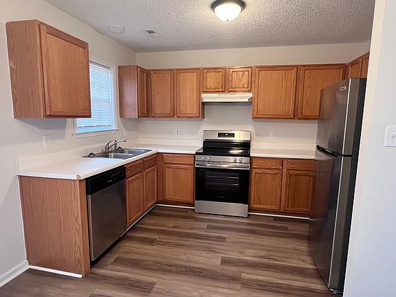 5th image of 204 N Wynbrooke Ln