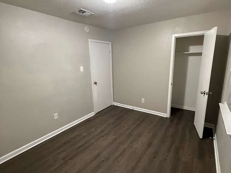 2522 Normont Cir #2522 — Photo 6
