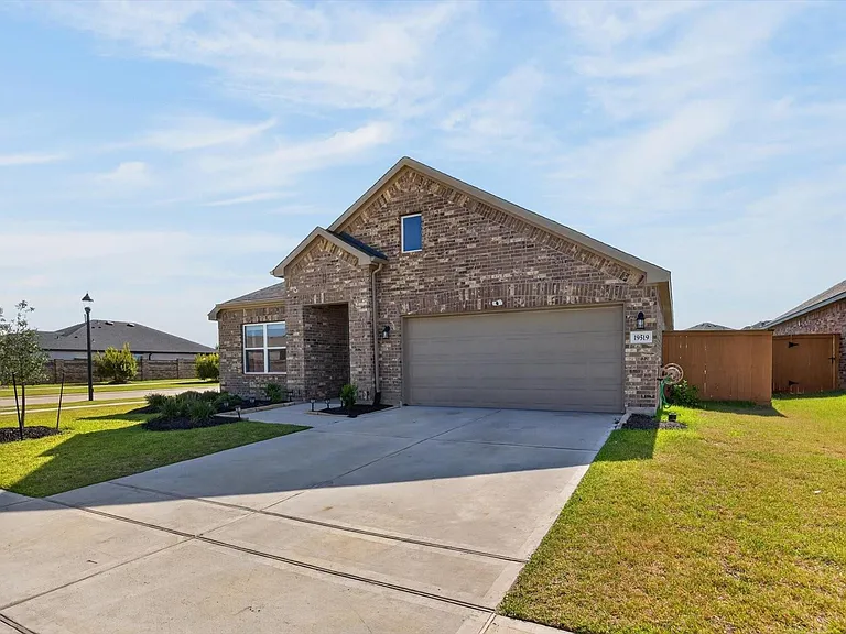 19519 Perissa Terrace Dr — Photo 2