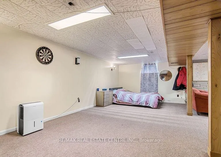 314 Strathcona Dr — Photo 15