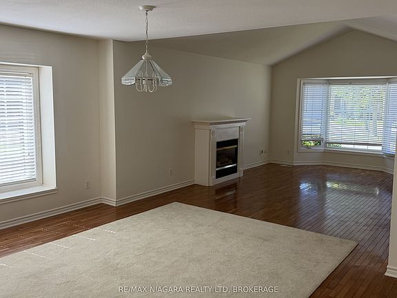5th image of 3516 Main St #19