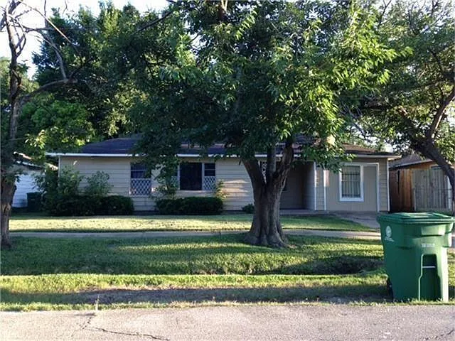 3 bed, 2.0 bath, $1,500 — Photo 3