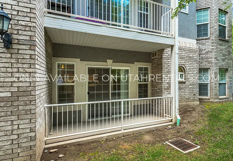 455 Belmont Pl #164-2 — Photo 22