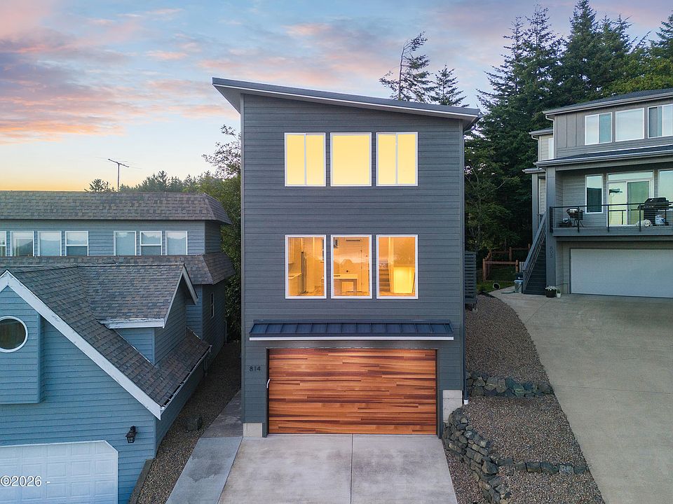 1st image of 814 SE Crescent Pl