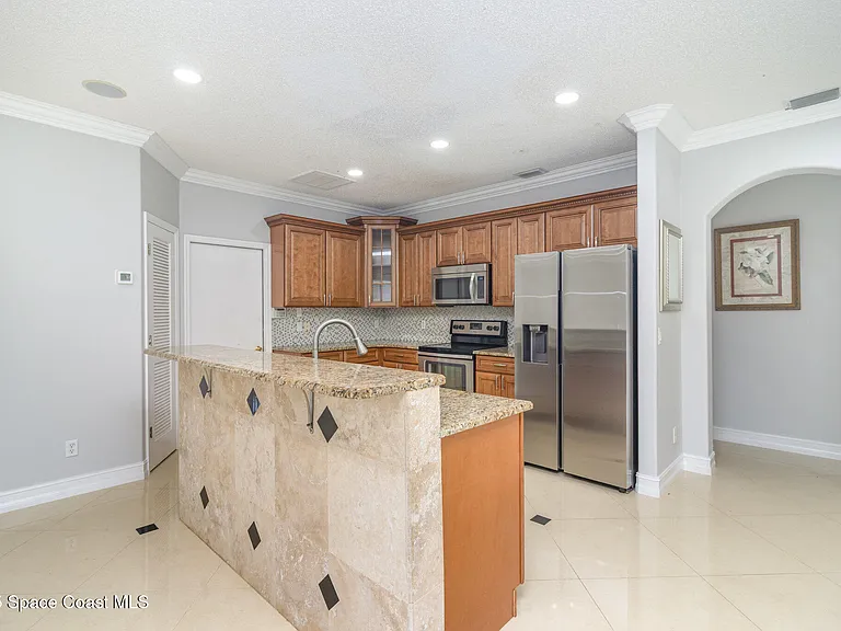 2893 Glasbern Cir — Photo 10