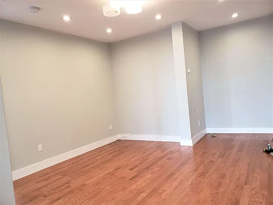 Rented by The Hamilton Group | media 4