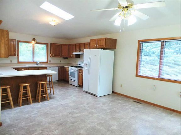 4th image of 5825 Lorraine Ave