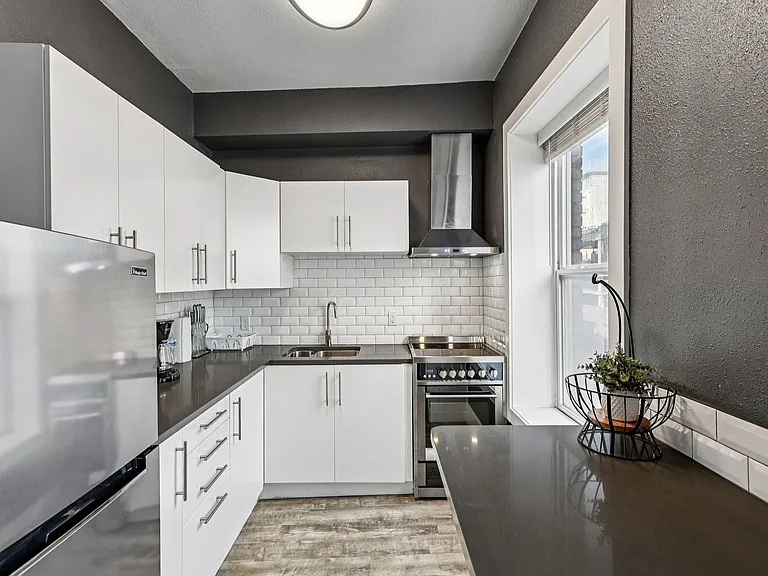 CENTER VIEW APARTMENTS- LIVE YOUR BEST LIFE HERE! — Photo 40