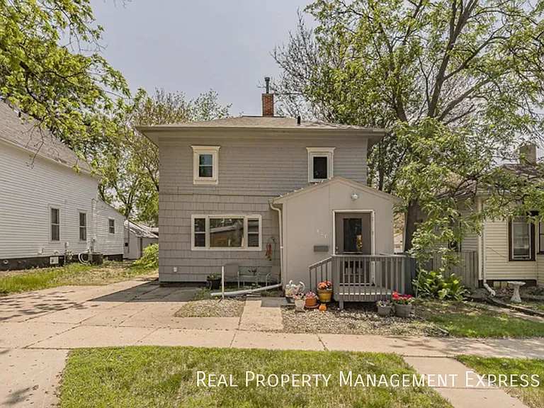 807 W 13th St — Photo 23