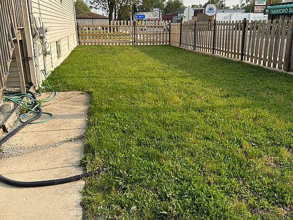 3rd image of 546 W 155th Pl