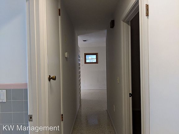 4th image of 1407 NE 25th Pl