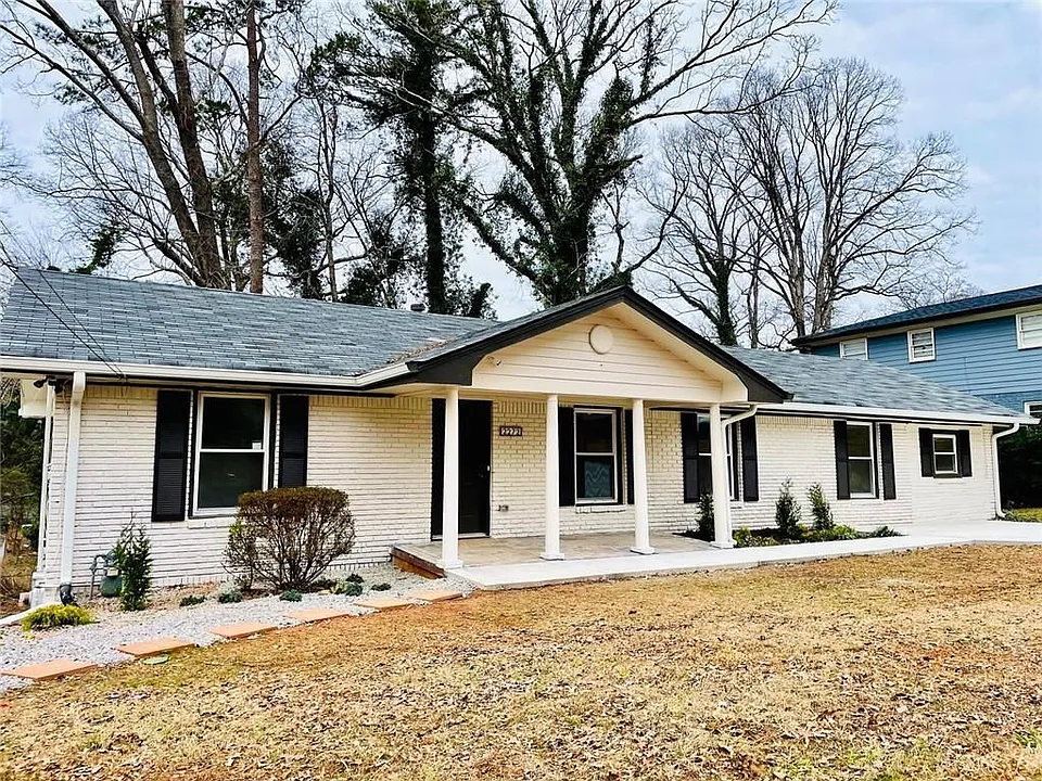 2272 Collier Dr
