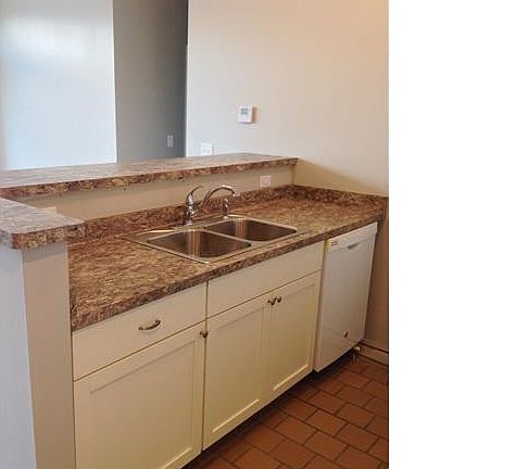 5th image of 481 Franklin St APT 12