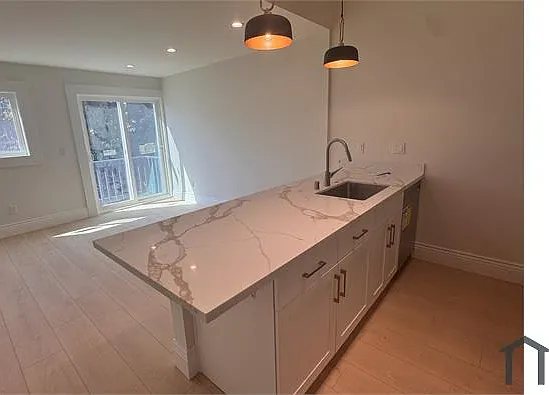 677 Spruce St #A — Photo 3