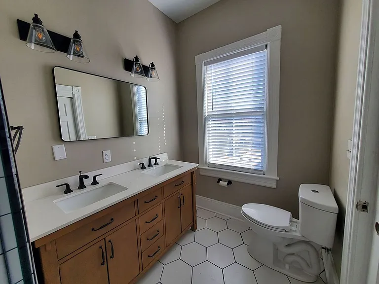 1407 Habersham St — Photo 14