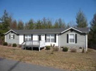 3852 Cross Creek Dr, Hudson, NC 28638