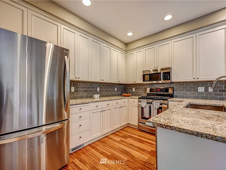2183 NW Far Country Ln — Photo 8