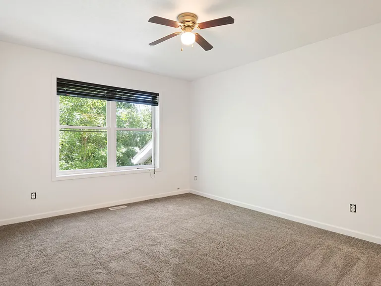 2690 32nd St SE — Photo 15