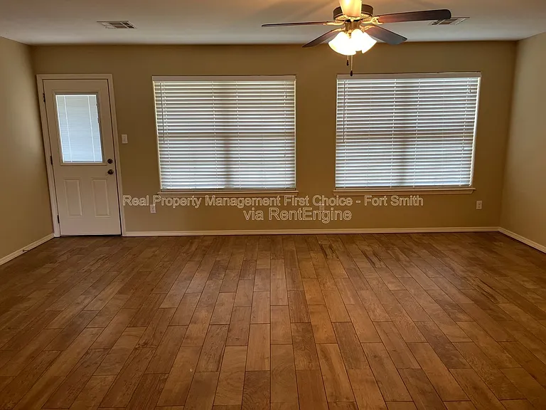 529 Ridge Point Dr — Photo 6