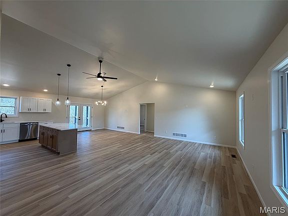 2nd image of 5722 Brady Rd