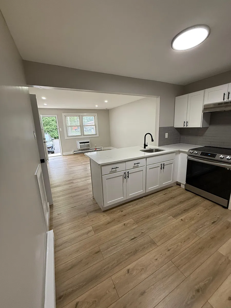 Building Photo - 329 Columbia Ave #205