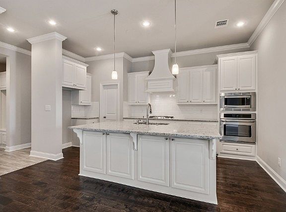 2nd image of 40422 Champagne Ave