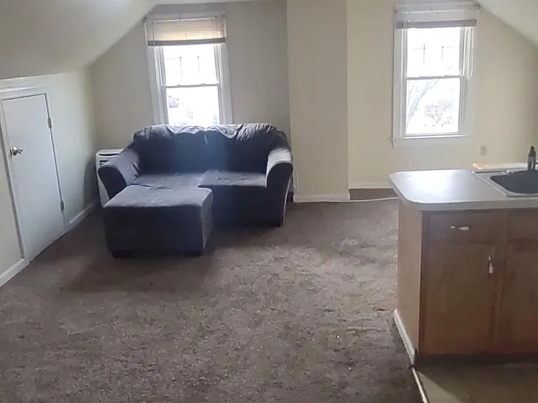 1021 E Schuylkill Rd #4 — Photo 2