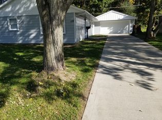 109 Birch St, Carpentersville, IL