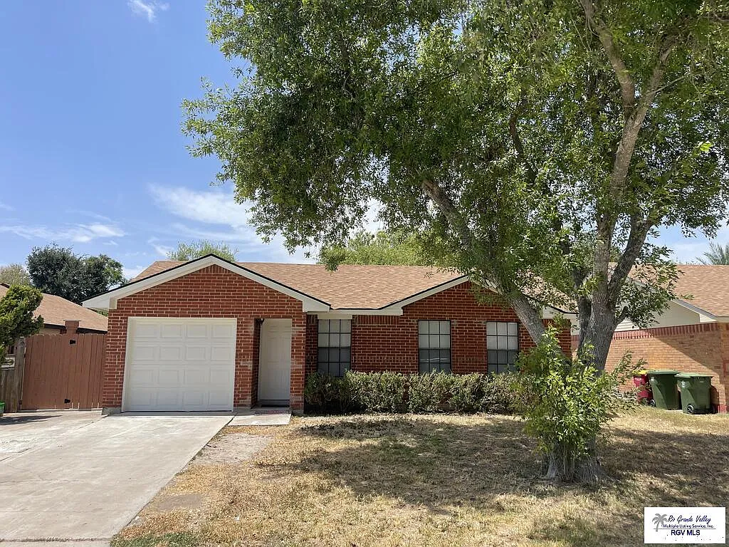 3 bed, 2.5 bath, 1057 sqft, $1,700 — Photo 3