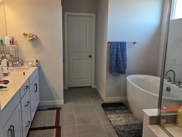 1431 Loraine Cir N — Photo 12