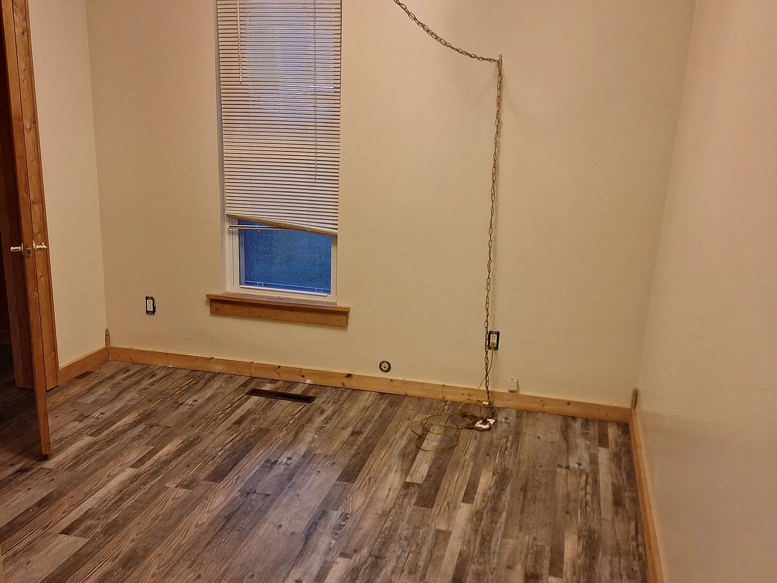 3 bed, 1.5 bath, 1184 sqft, $1,400 — Photo 2