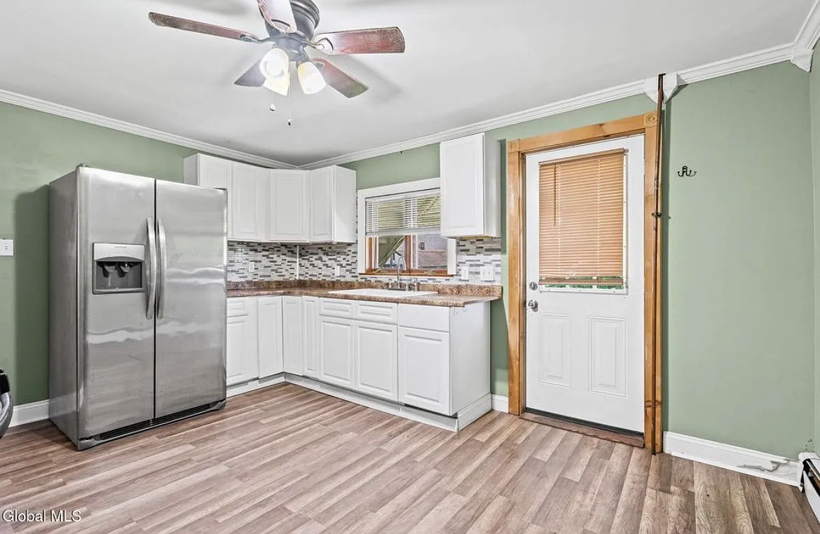 2 bed, $1,200 — Photo 1