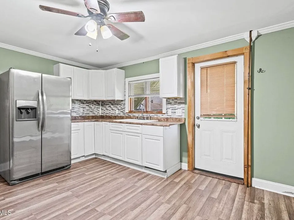 62 Center St #2