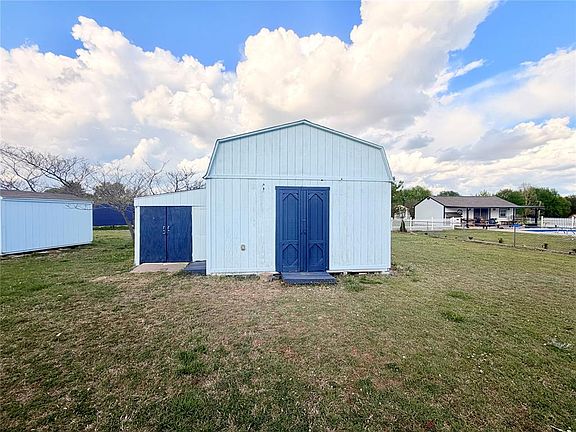 3rd image of 2508 Spring Valley Ln
