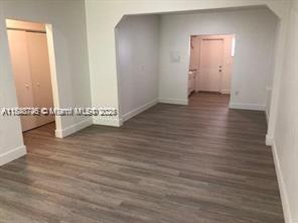 30 S Shore Dr APT 6