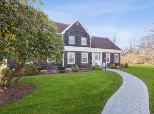 21 Aspatuck Rd, Westhampton, NY 11978