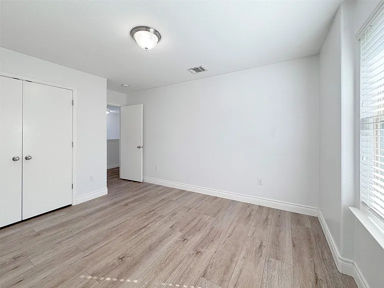 251 Triumph Rd — Photo 17