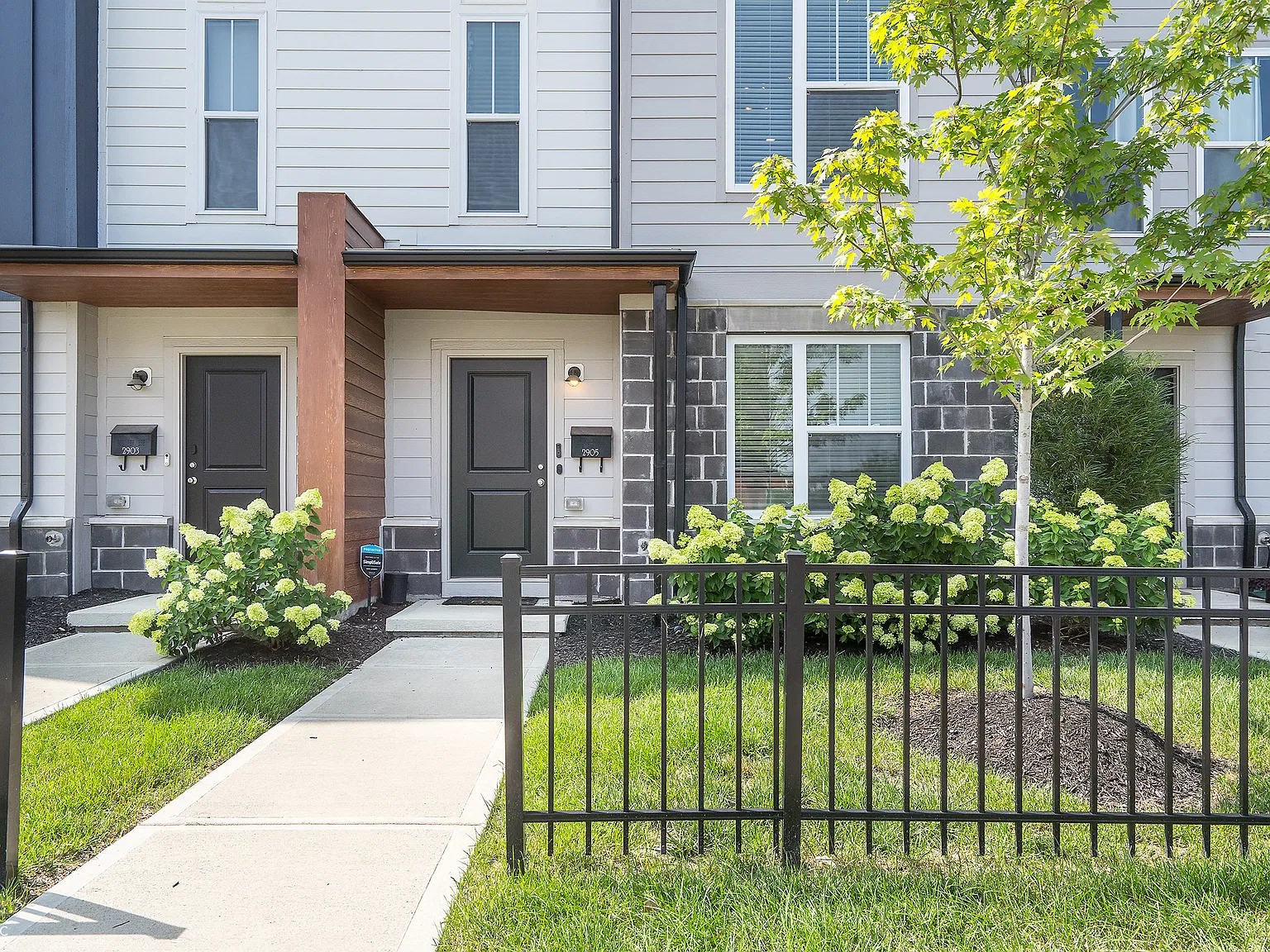 2 bed, 2.5 bath, 1874 sqft, $2,395 — Photo 3