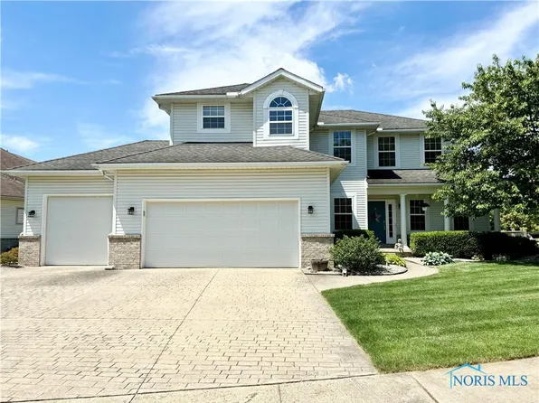 528 Park Way E, Oregon, OH 43616