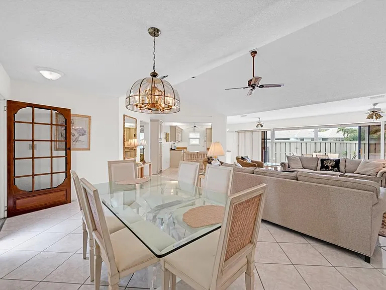 1127 E Seminole Ave #12C — Photo 35