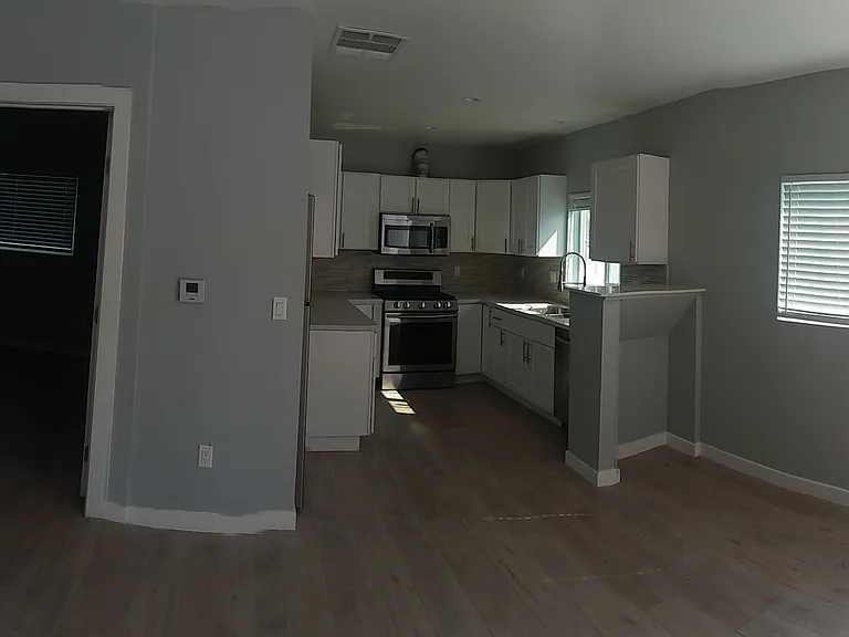 3109 Estara Ave — Photo 5