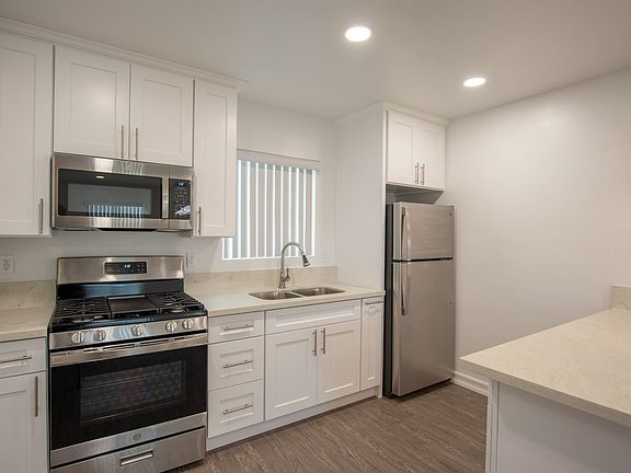 4th image of 462 Davidson St