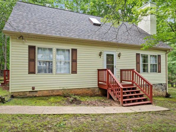 13 Tobacco Ter, Palmyra, VA 22963