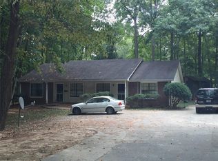 1332 Surrey Ln SW, Marietta, GA 30008