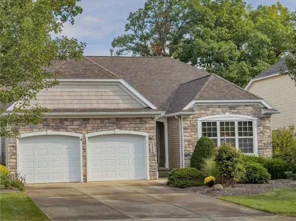 3495 River Rock Dr, Cuyahoga Falls, OH 44223