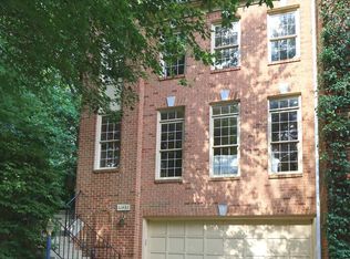 11431 Summer House Ct, Reston, VA 20194