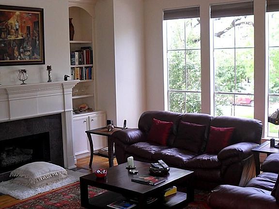 4th image of 1401 Hyde Park Blvd